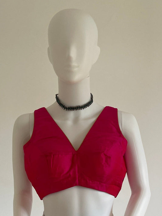 Sleeveless saree blouse